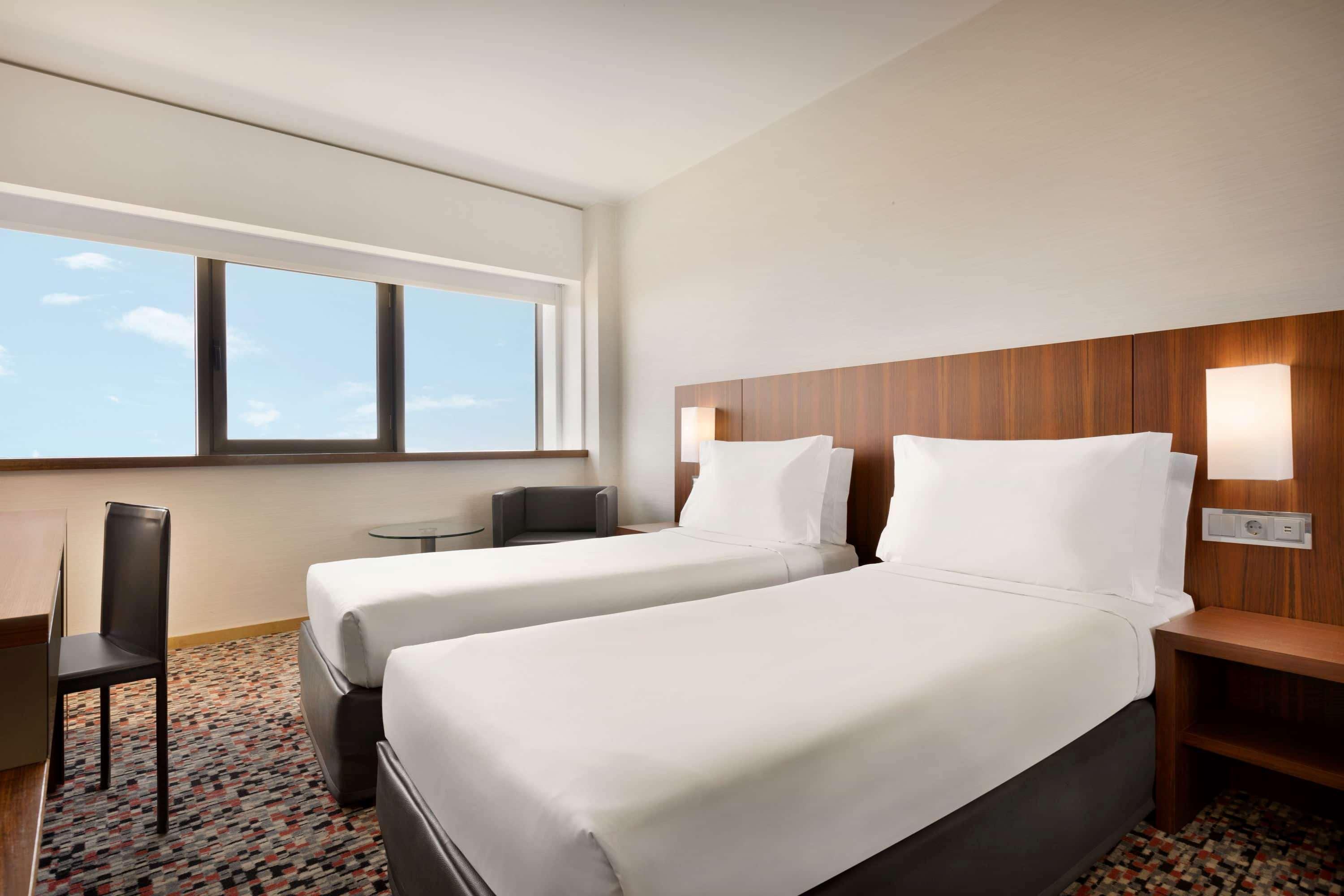 Ramada By Wyndham Hotel 4*